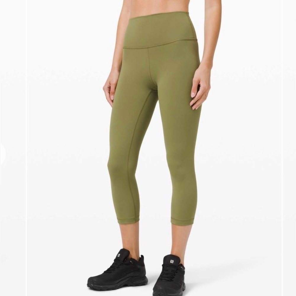 Lululemon Wunder Train High-Rise Crop 21"
Bronze Green Size 4